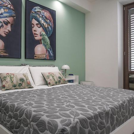 Casa Azzurra Rooms E Apartment 테라시니 외부 사진
