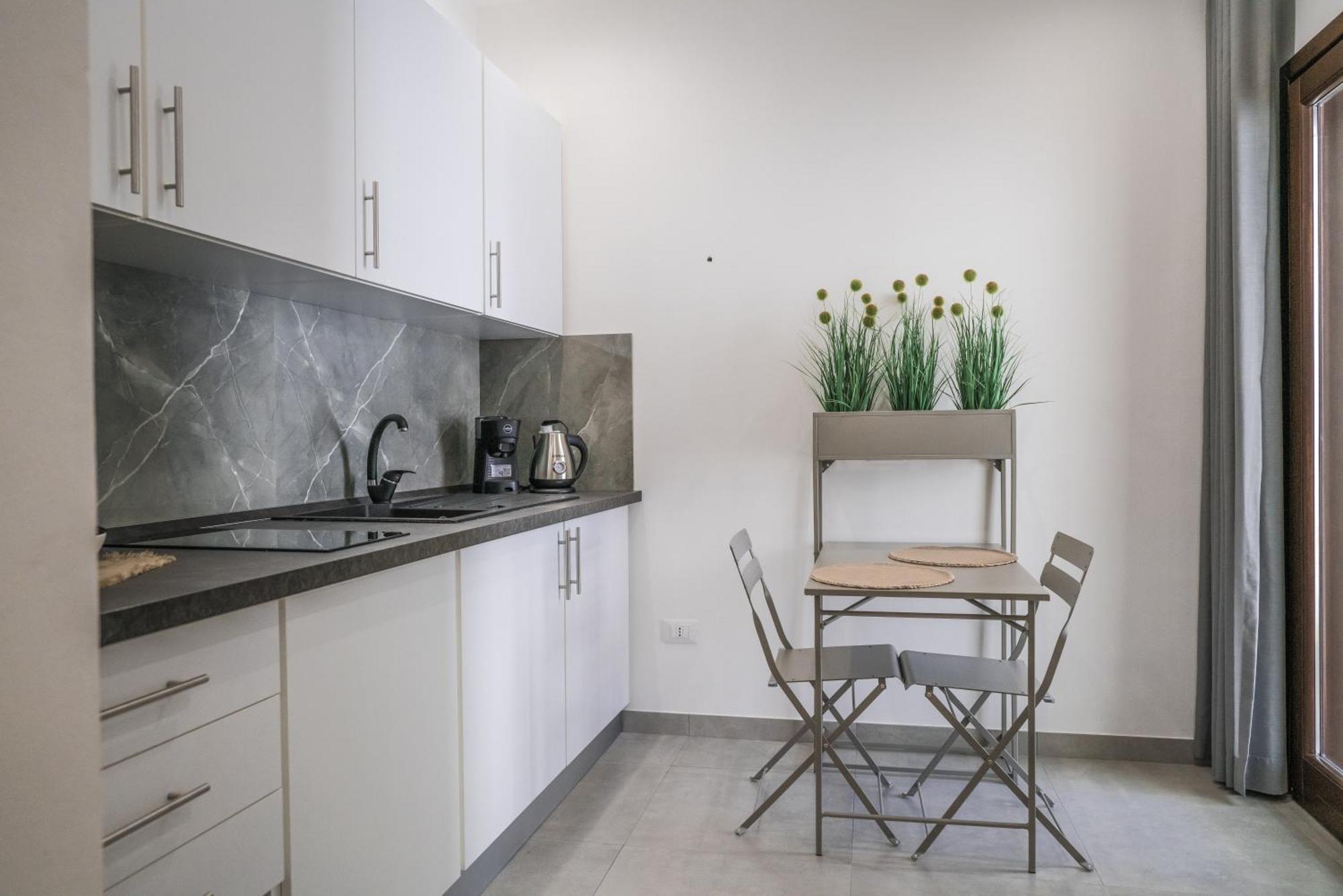 Casa Azzurra Rooms E Apartment 테라시니 외부 사진